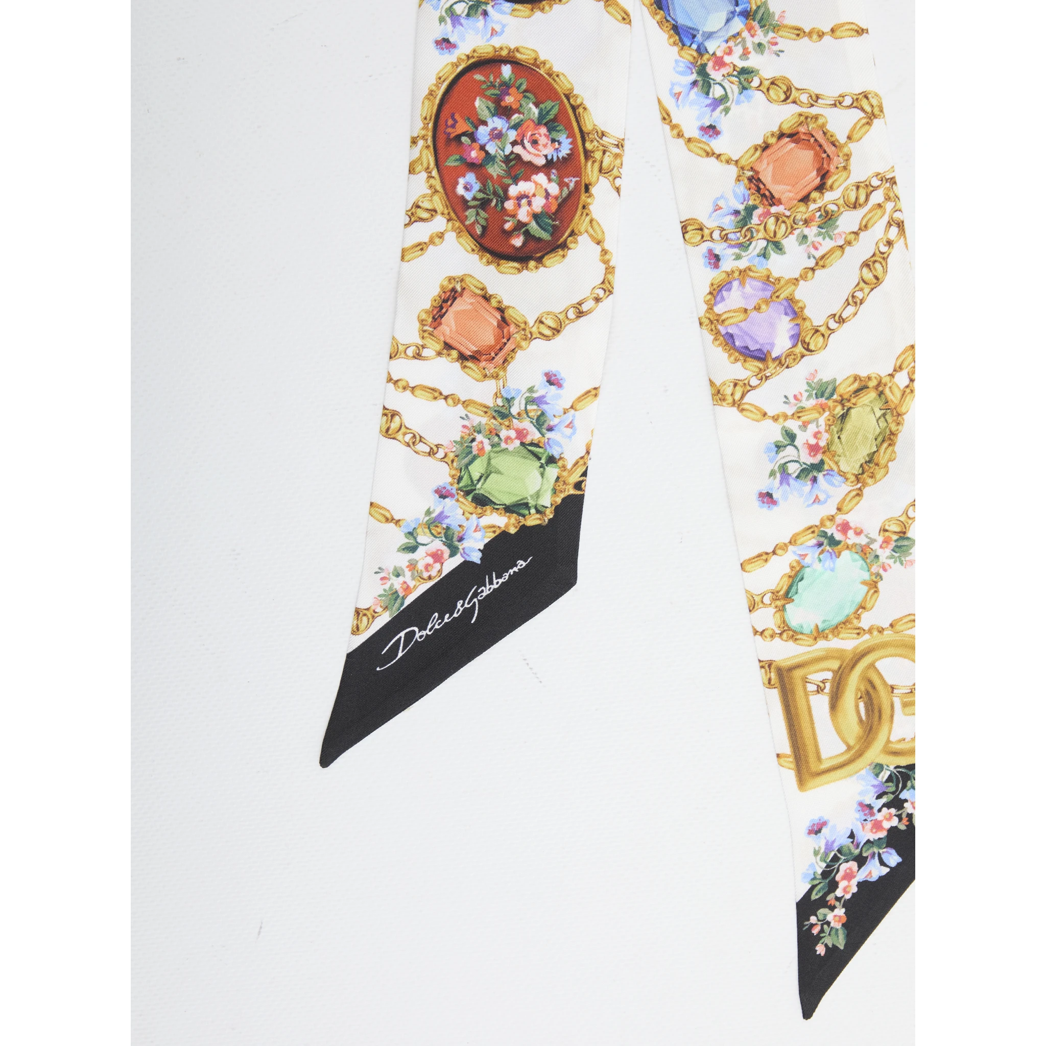 حمالة صدر من حرير التويل