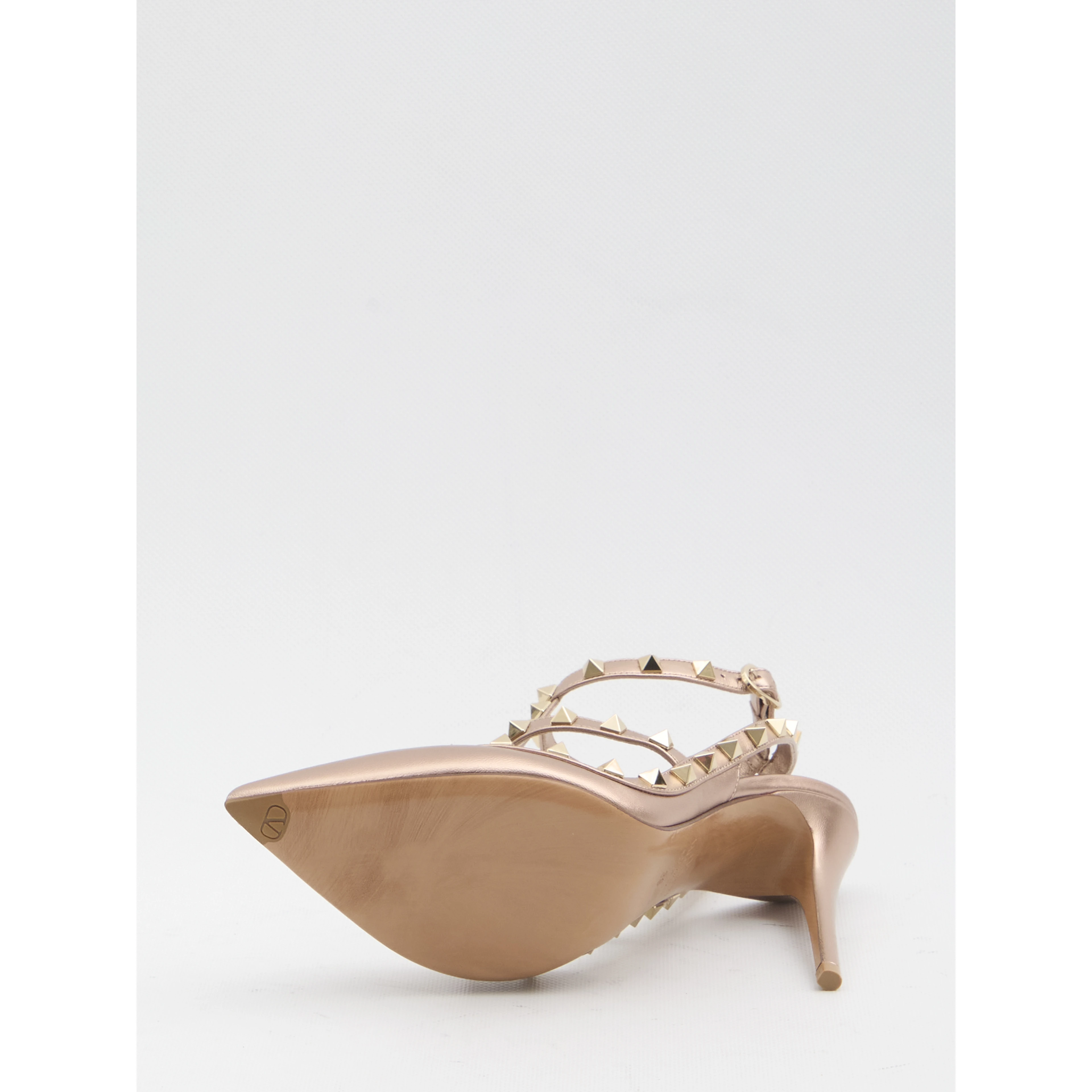 Rockstud pumps