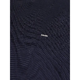 كنزات برادا زرقاء