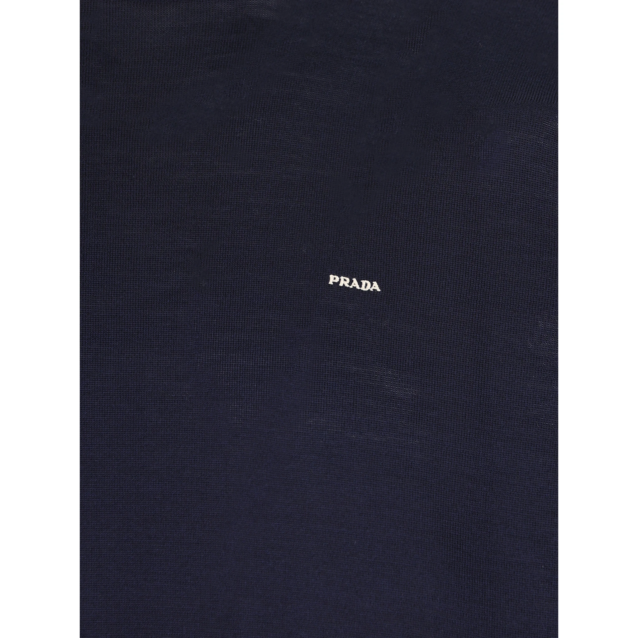 كنزات برادا زرقاء