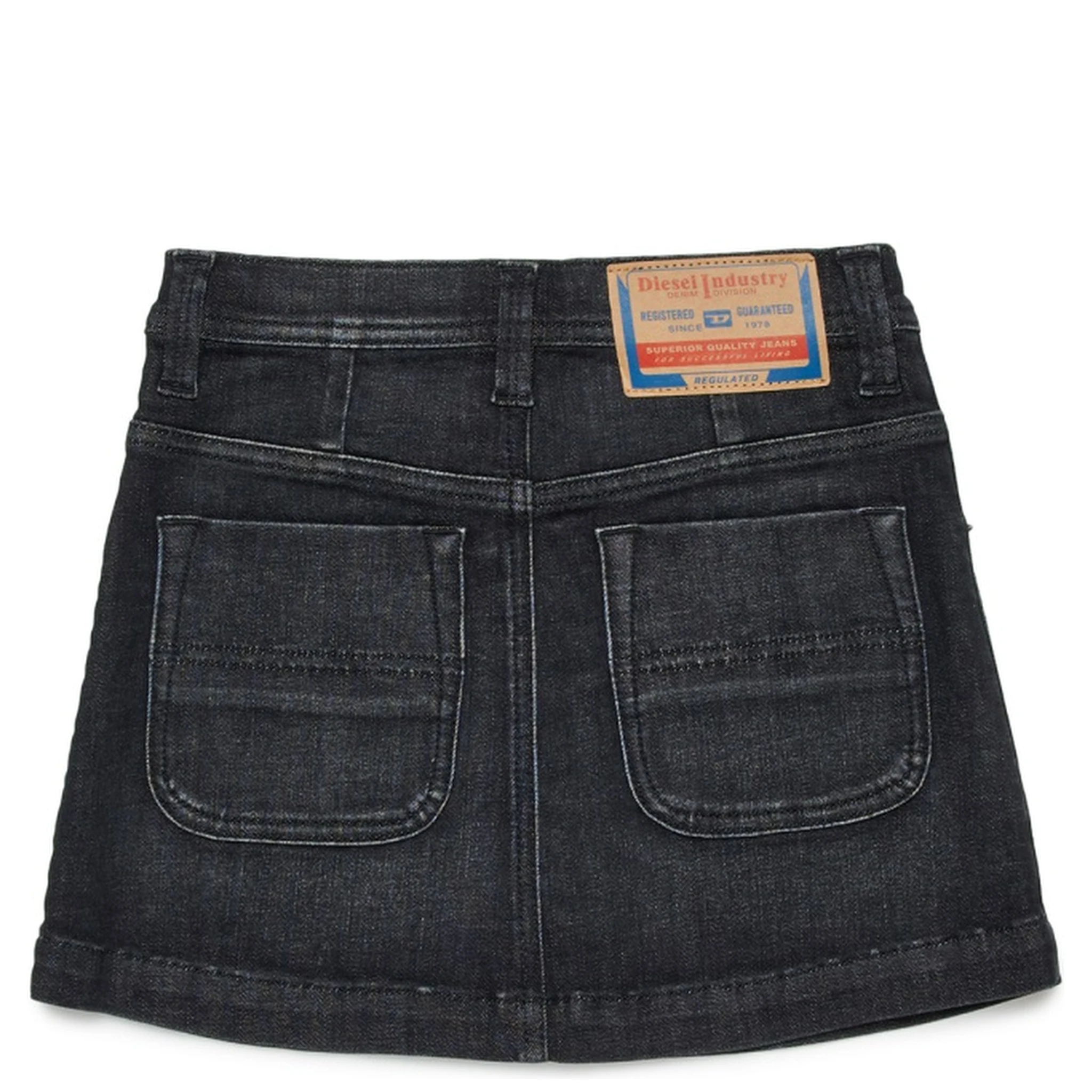 تنورة من الدنيم