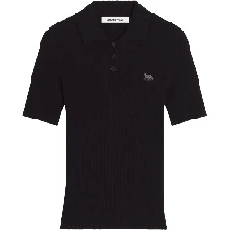 قميص بولو بشعار