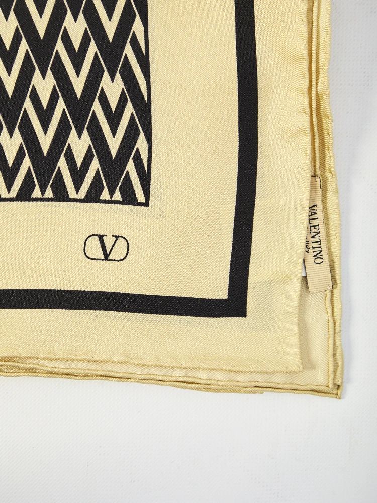 Printed silk scarf alternative