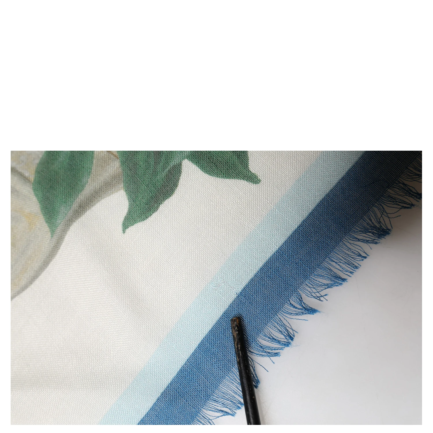 White Flower Vase Cashmere Stole Wrap 132cm x 128cm Scarf