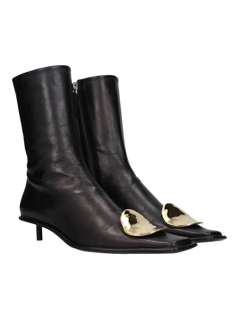 حذاء كاحل من الجلد الأسود