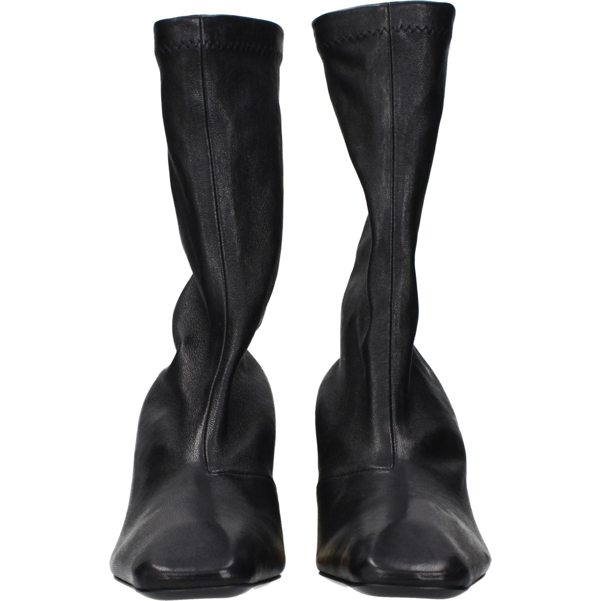 حذاء كاحل من الجلد الأسود