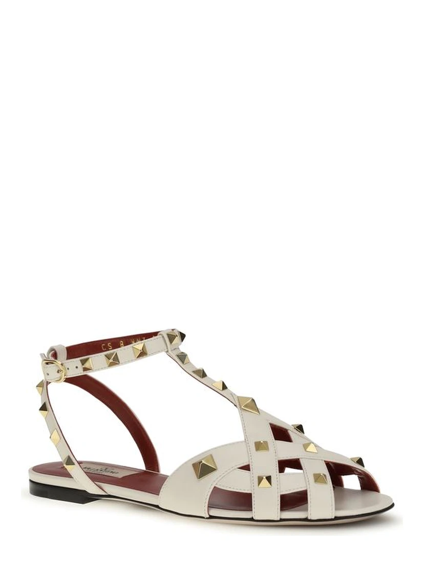 صندل مسطح من جلد الماعز البيج