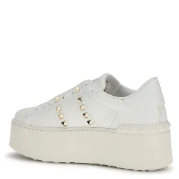 حذاء رياضي ذو نعل سميك من جلد العجل الأبيض من بوس توروس