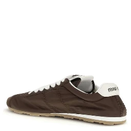 حذاء رياضي منخفض من جلد العجل البني من بوس توروس