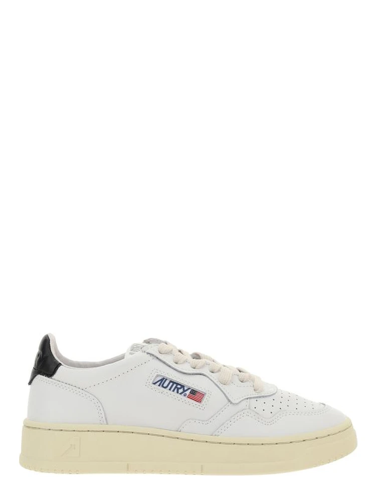 حذاء رياضي منخفض من جلد العجل الأبيض من بوس توروس