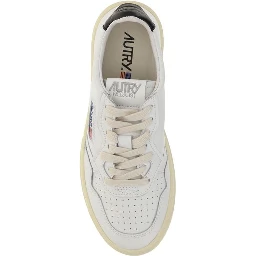 حذاء رياضي منخفض من جلد العجل الأبيض من بوس توروس