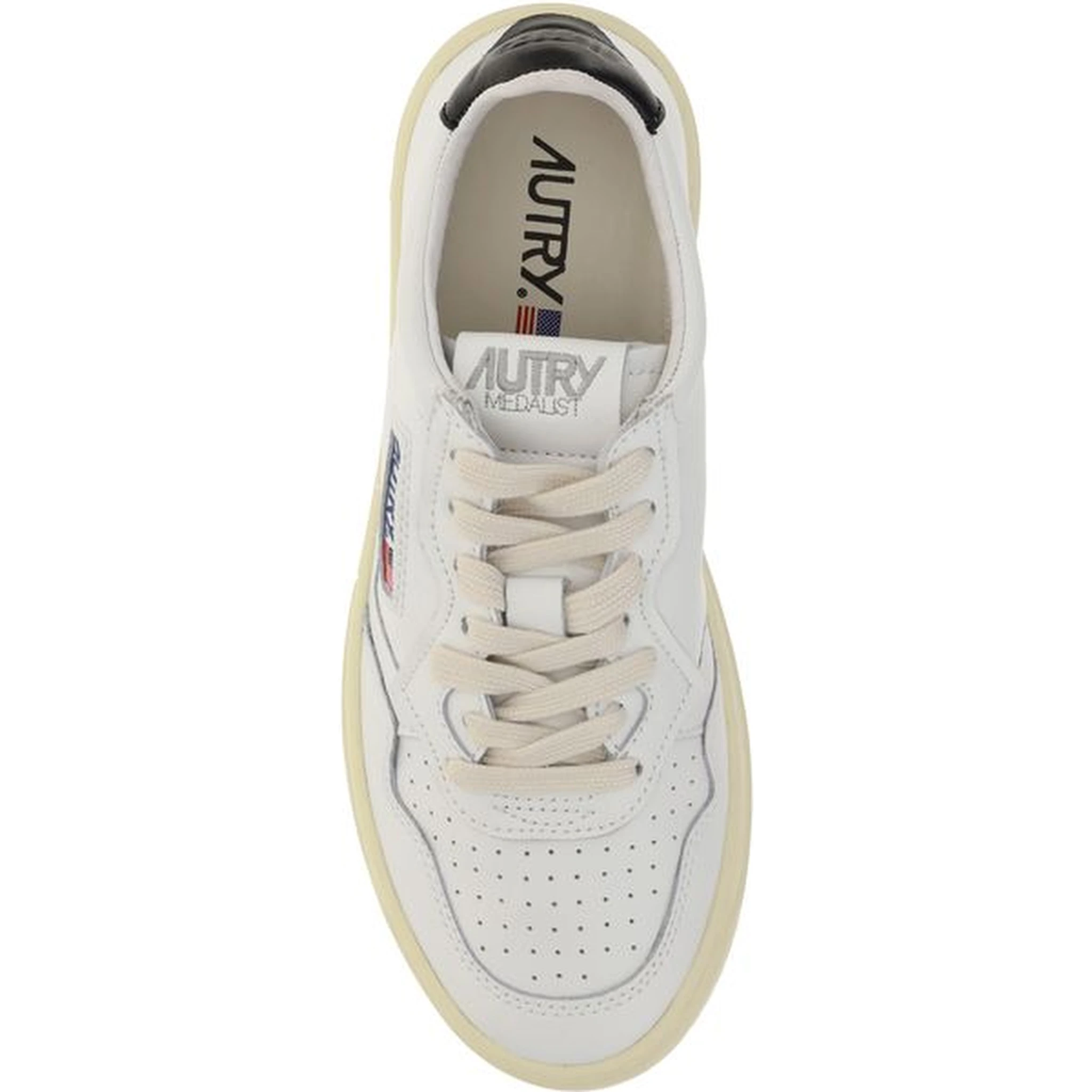 حذاء رياضي منخفض من جلد العجل الأبيض من بوس توروس