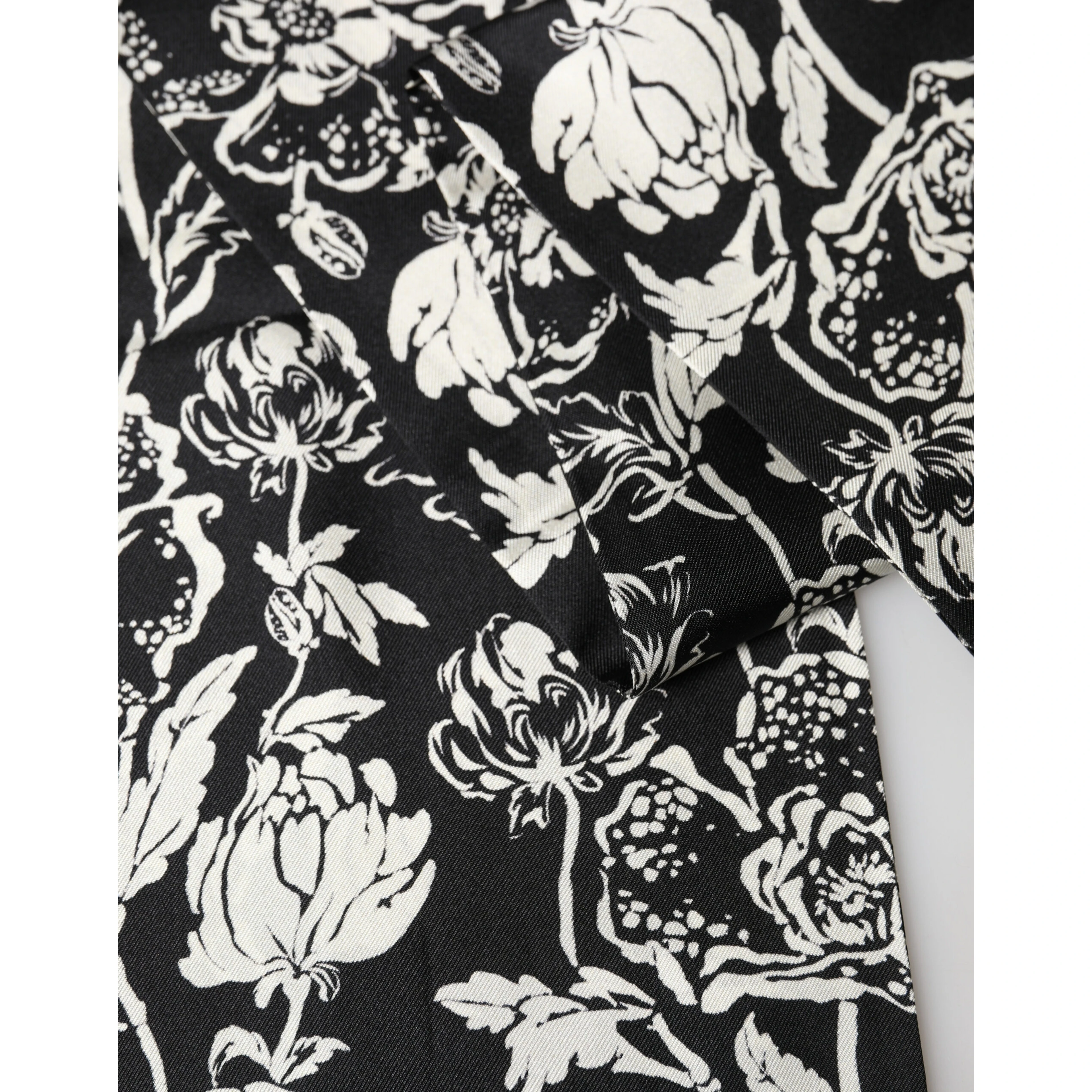 Black White Silk Floral Print Fringe 136cm X 15.5cm  Scarf