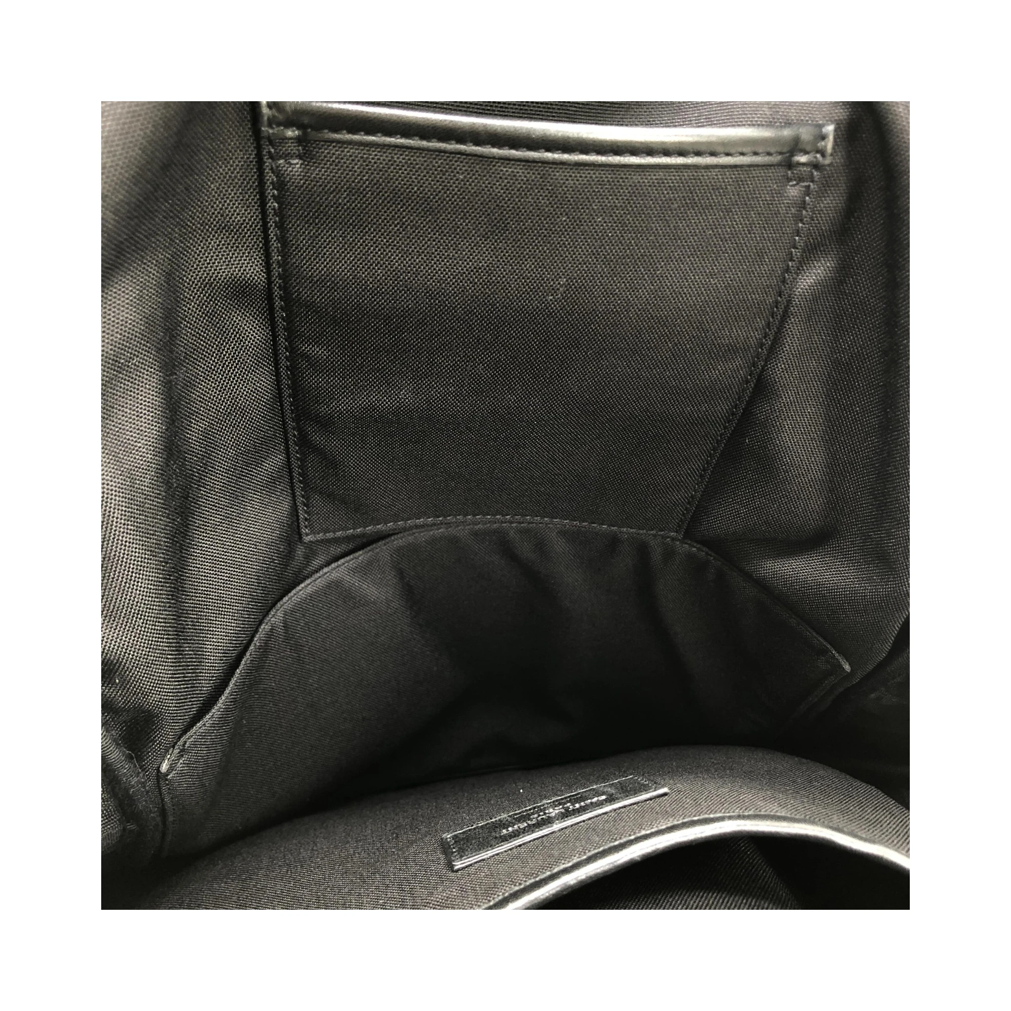 Black Leather City Backpack With Zipper