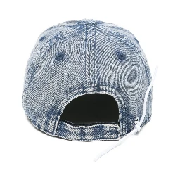 قبعات أوتري الزرقاء