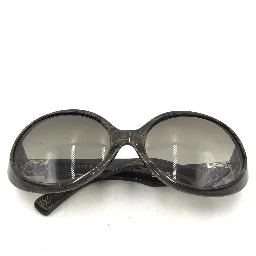 Louis Vuitton Suspense BugEye Sunglases, Polorized