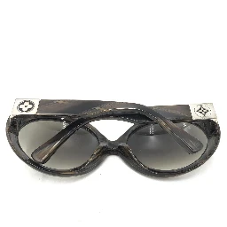 Louis Vuitton Suspense BugEye Sunglases, Polorized