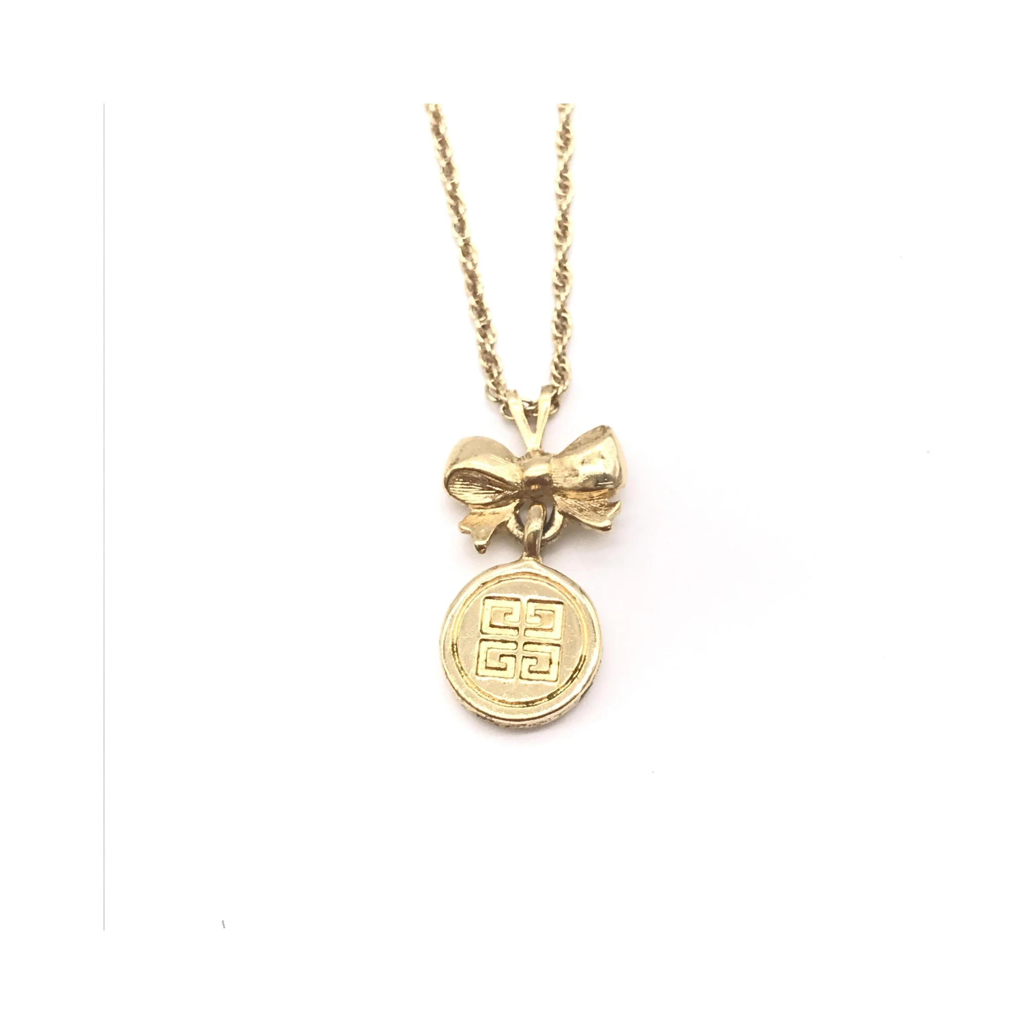 Gold Tone Bow Pendant Chain Necklace