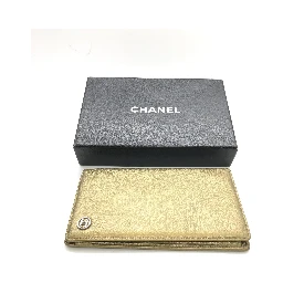 Gold Tone Caviar Leather Bifold Wallet