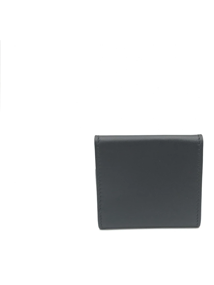 Compact Leather Wallet With Sleek Design