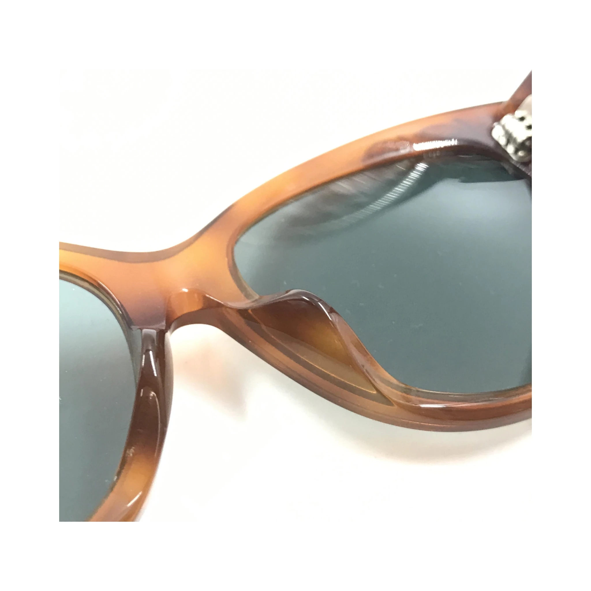 Cat Eye Sunglasses With Tortoise Shell