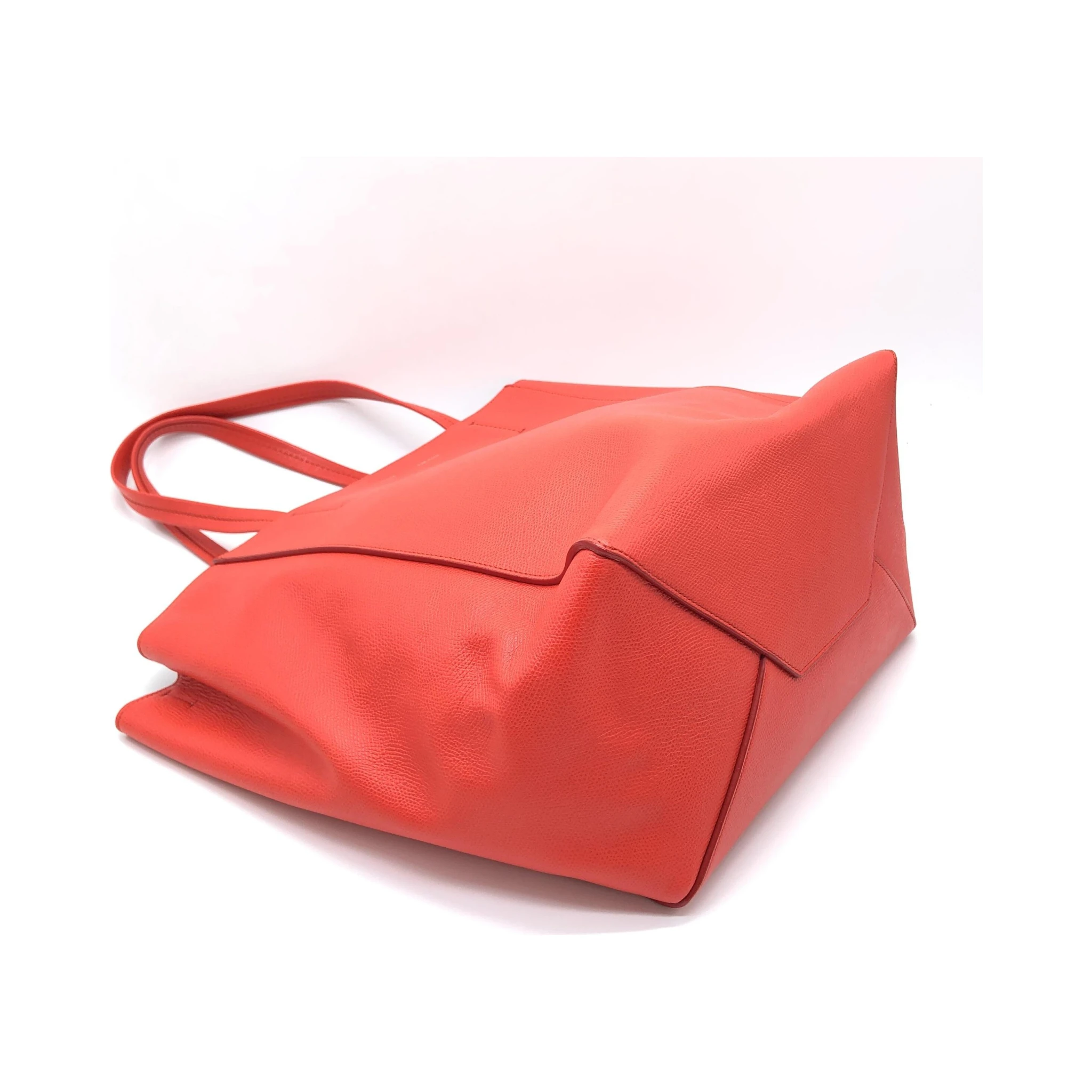 Cabas Phantom Red Pebbled Leather Tote Bag