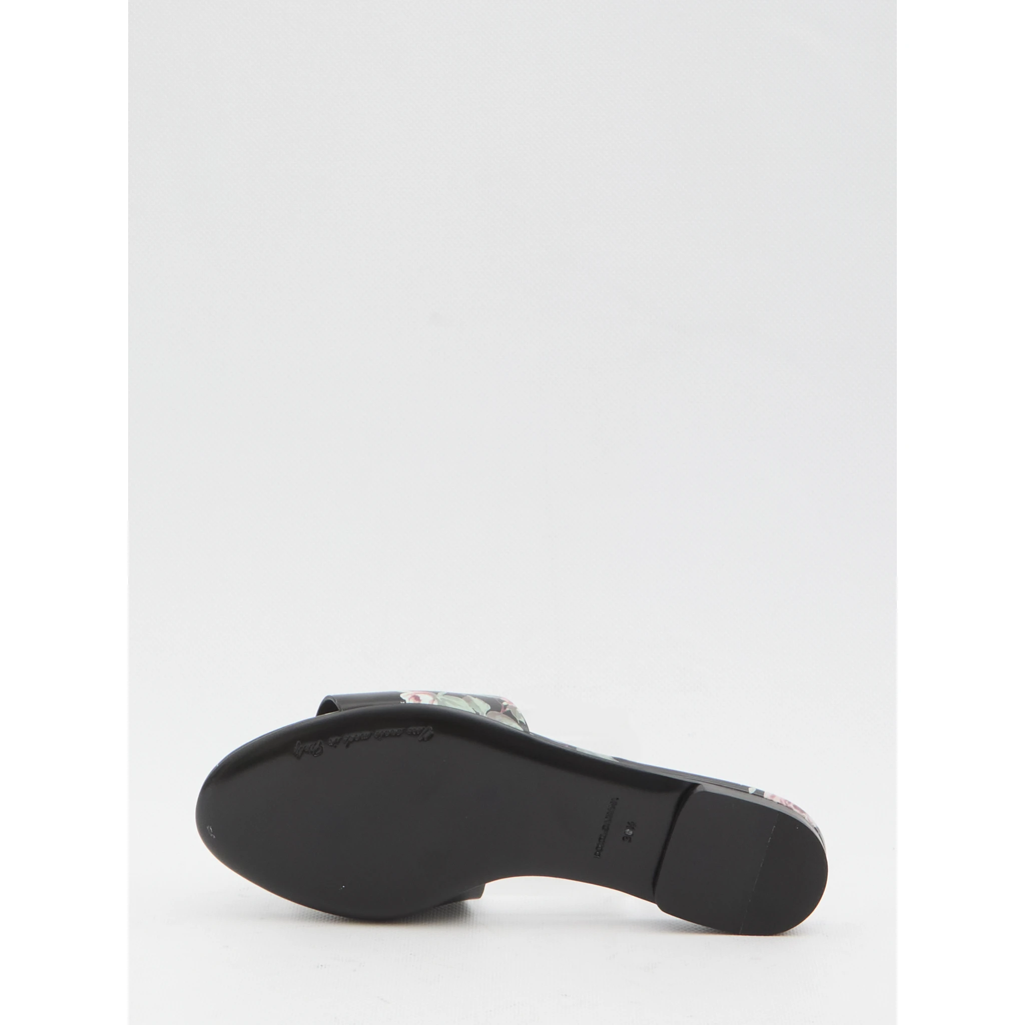 Floral beachwear slides