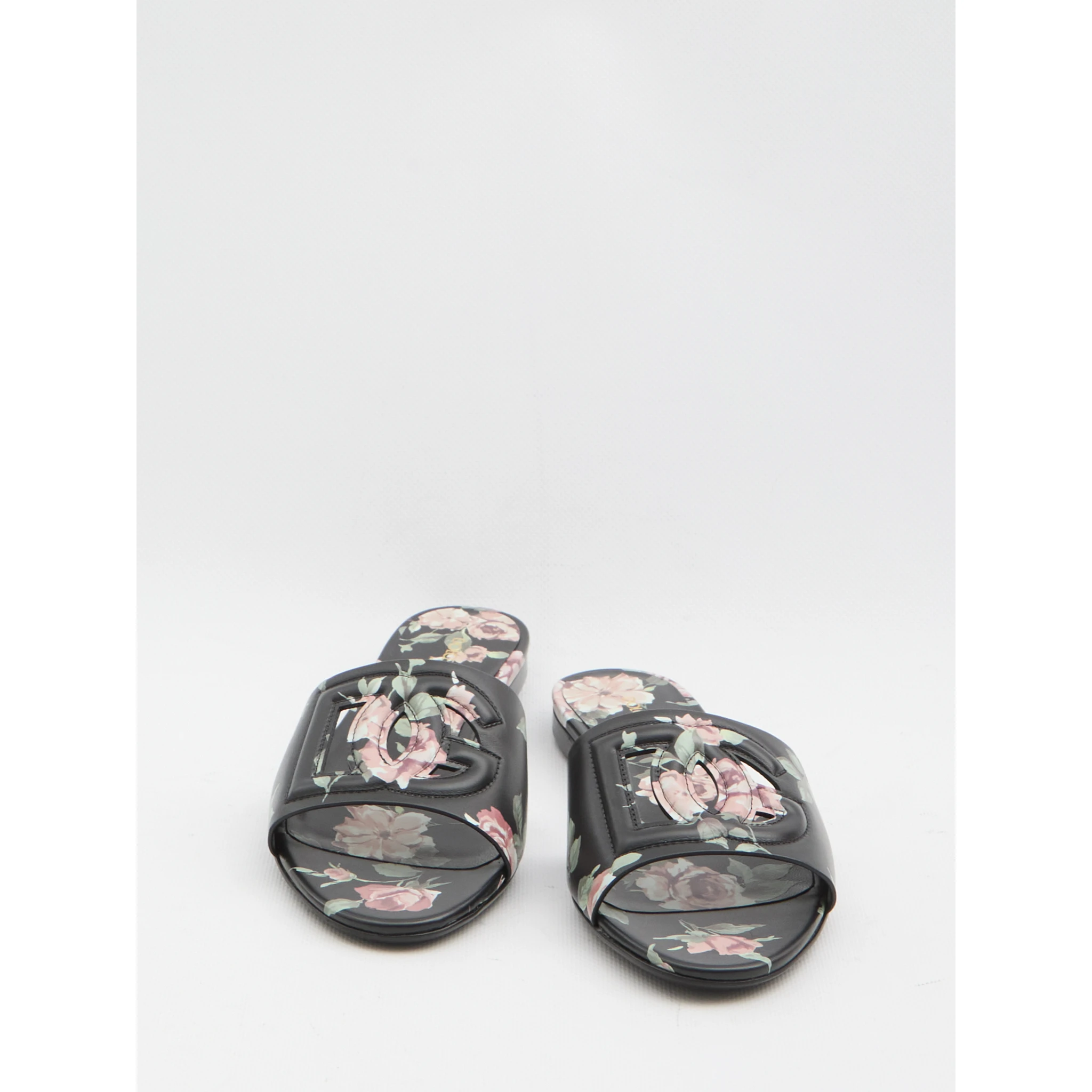 Floral beachwear slides