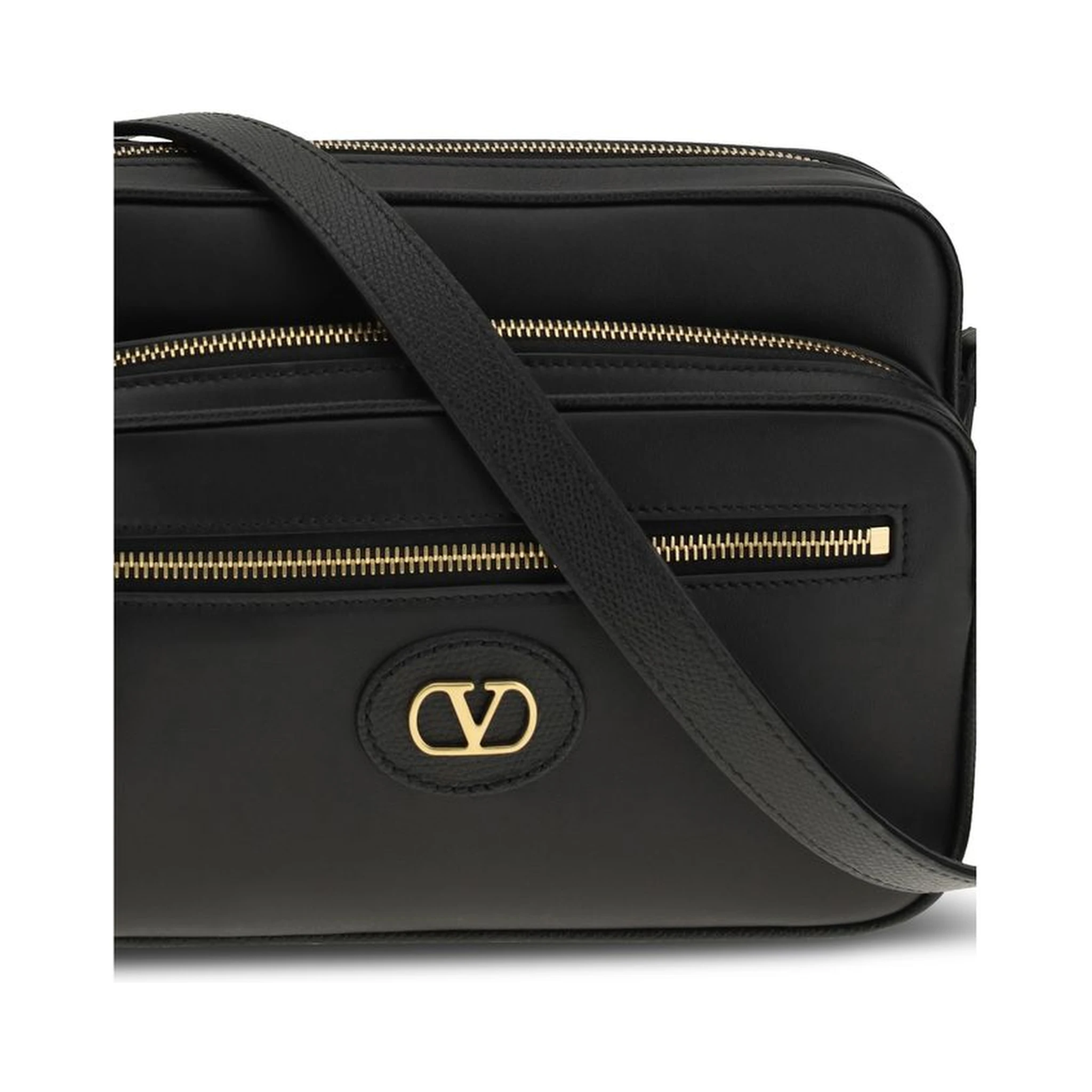 حقيبة كتف بوس توروس من جلد العجل الأسود