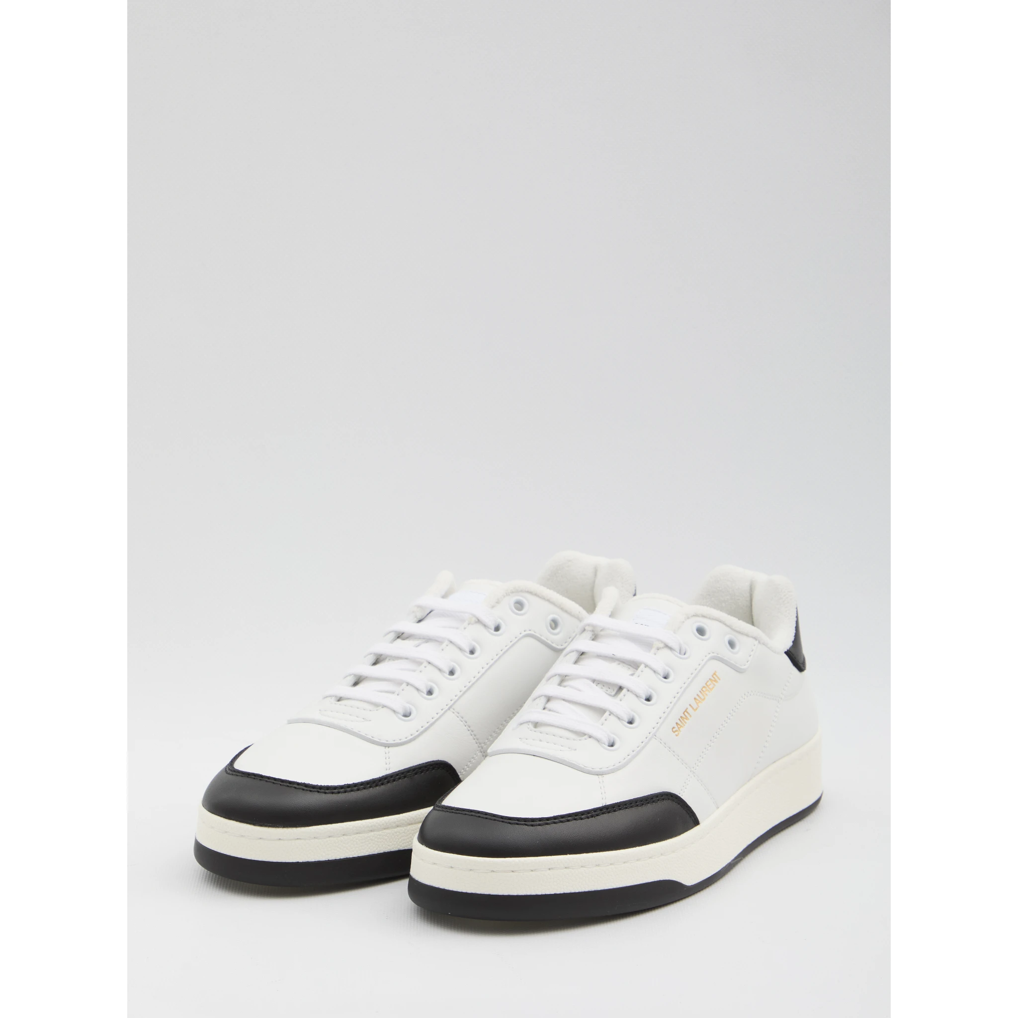 حذاء رياضي SL/61 من الجلد الناعم