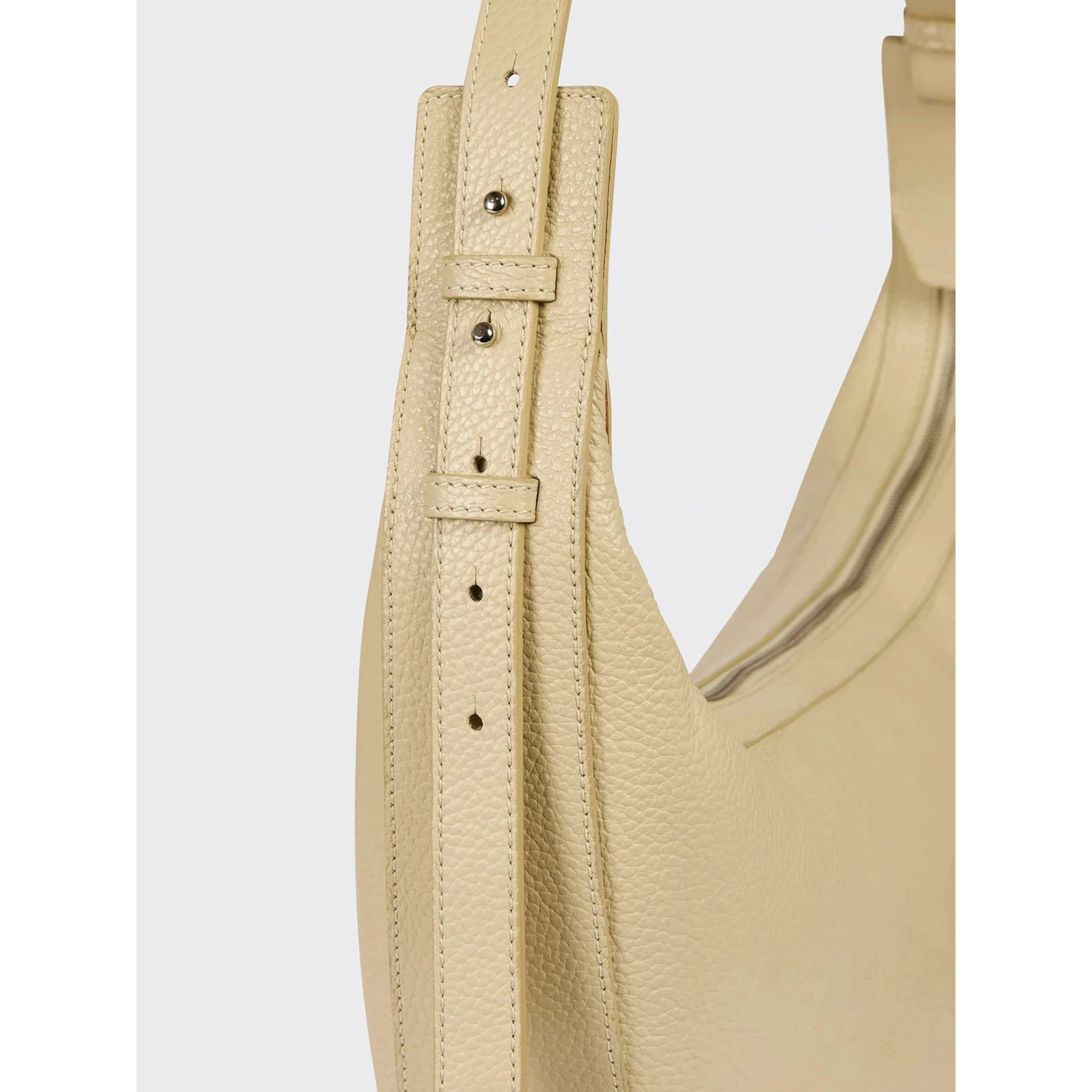 حقيبة ليفيانا كونتي غوينيث