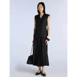 سترة ليفيانا كونتي ريان