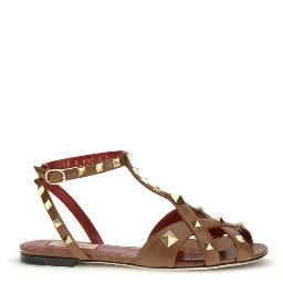 صندل بني اللون من جلد الماعز بحزام