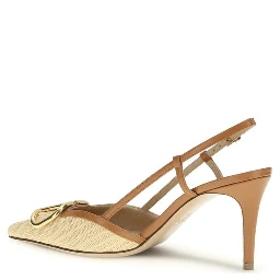 حذاء بكعب عالٍ من جلد العجل البيج من بوس توروس