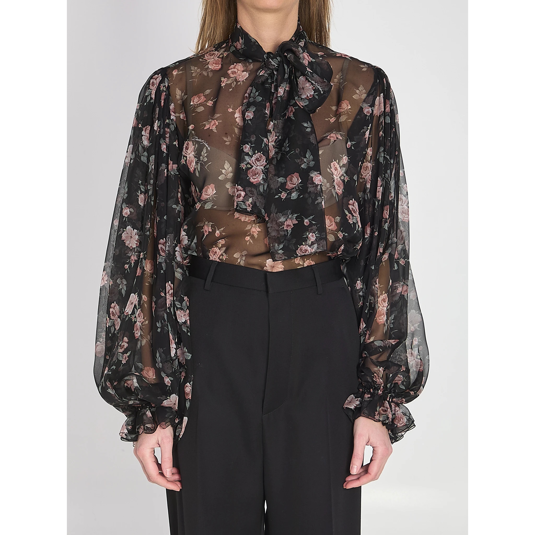 Chiffon top with a vintage rose print