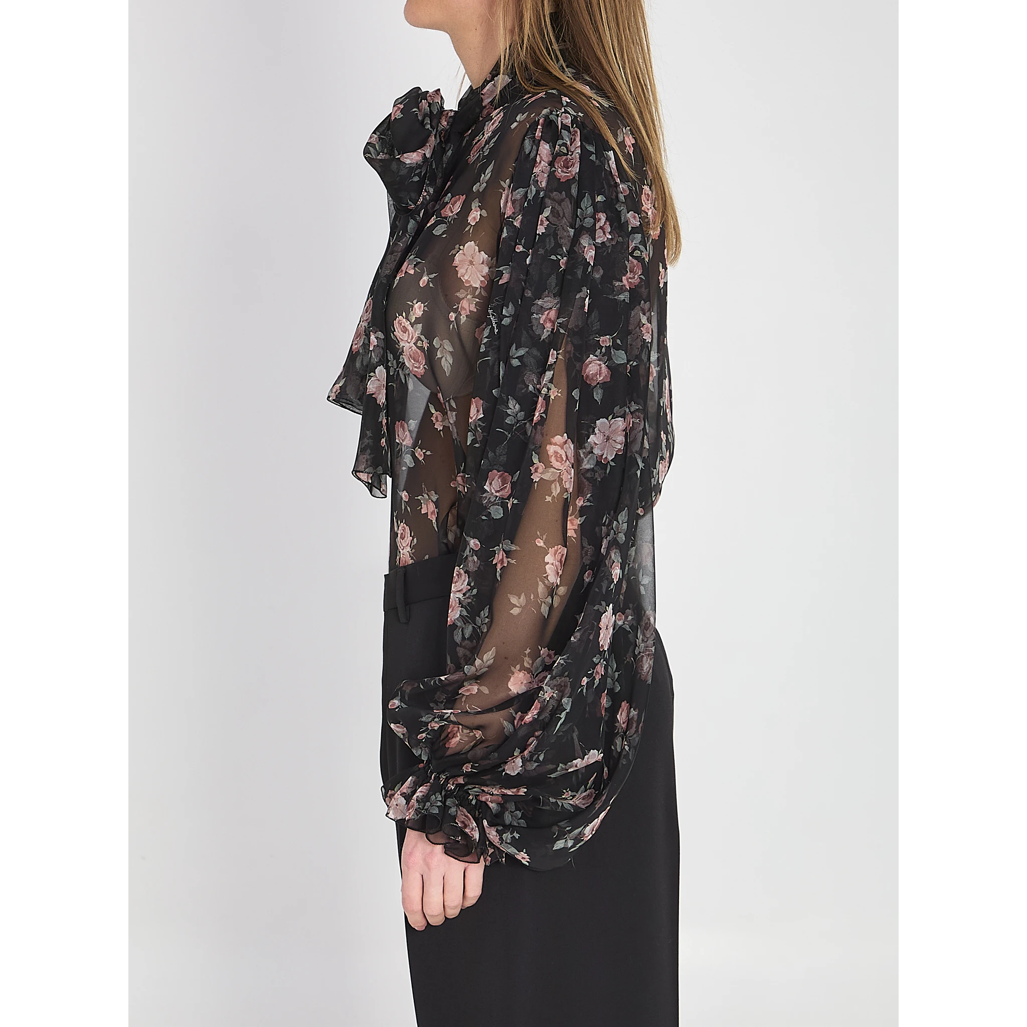 Chiffon top with a vintage rose print