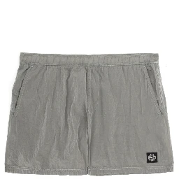 ملابس سباحة مزينة بشعار