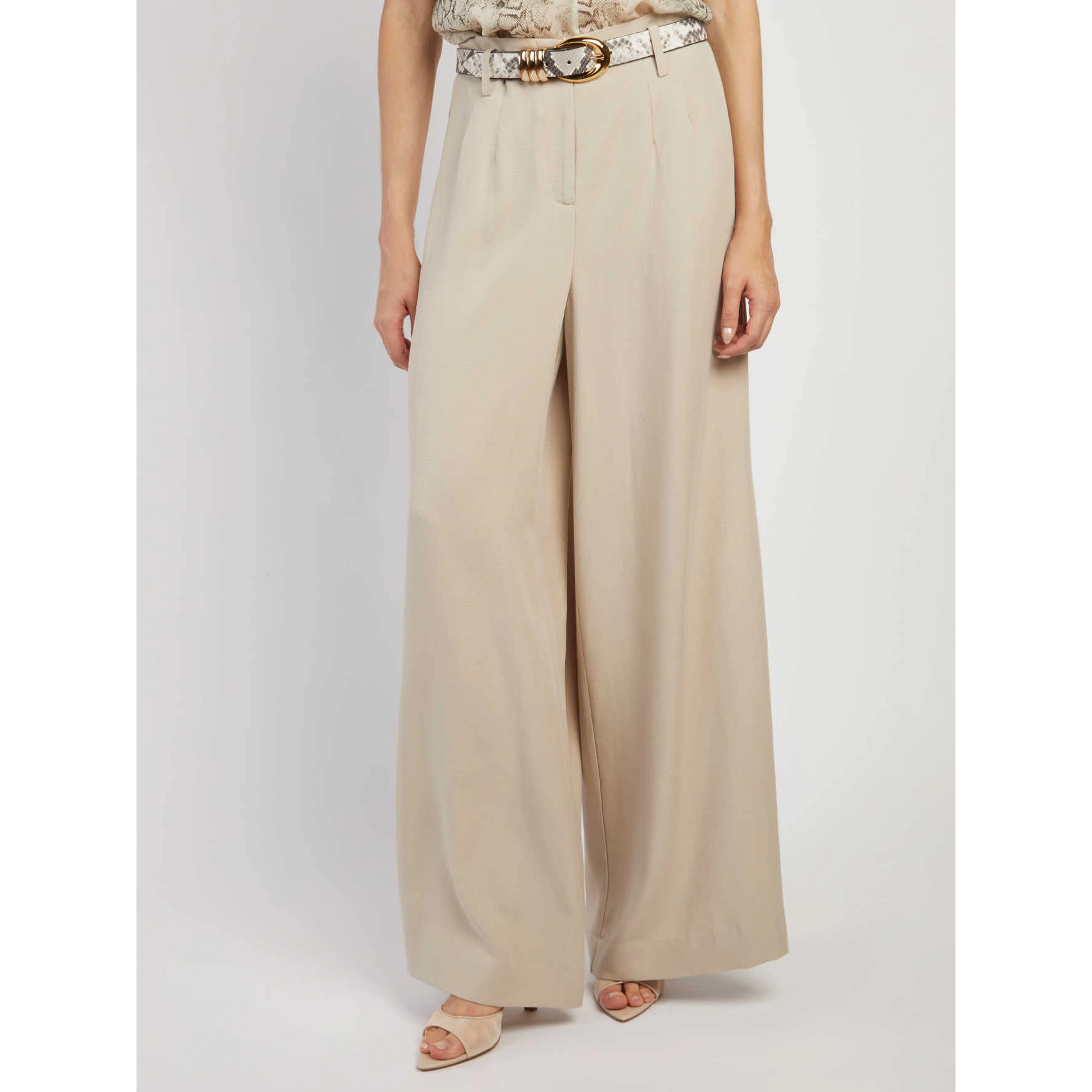 Wide-leg pants