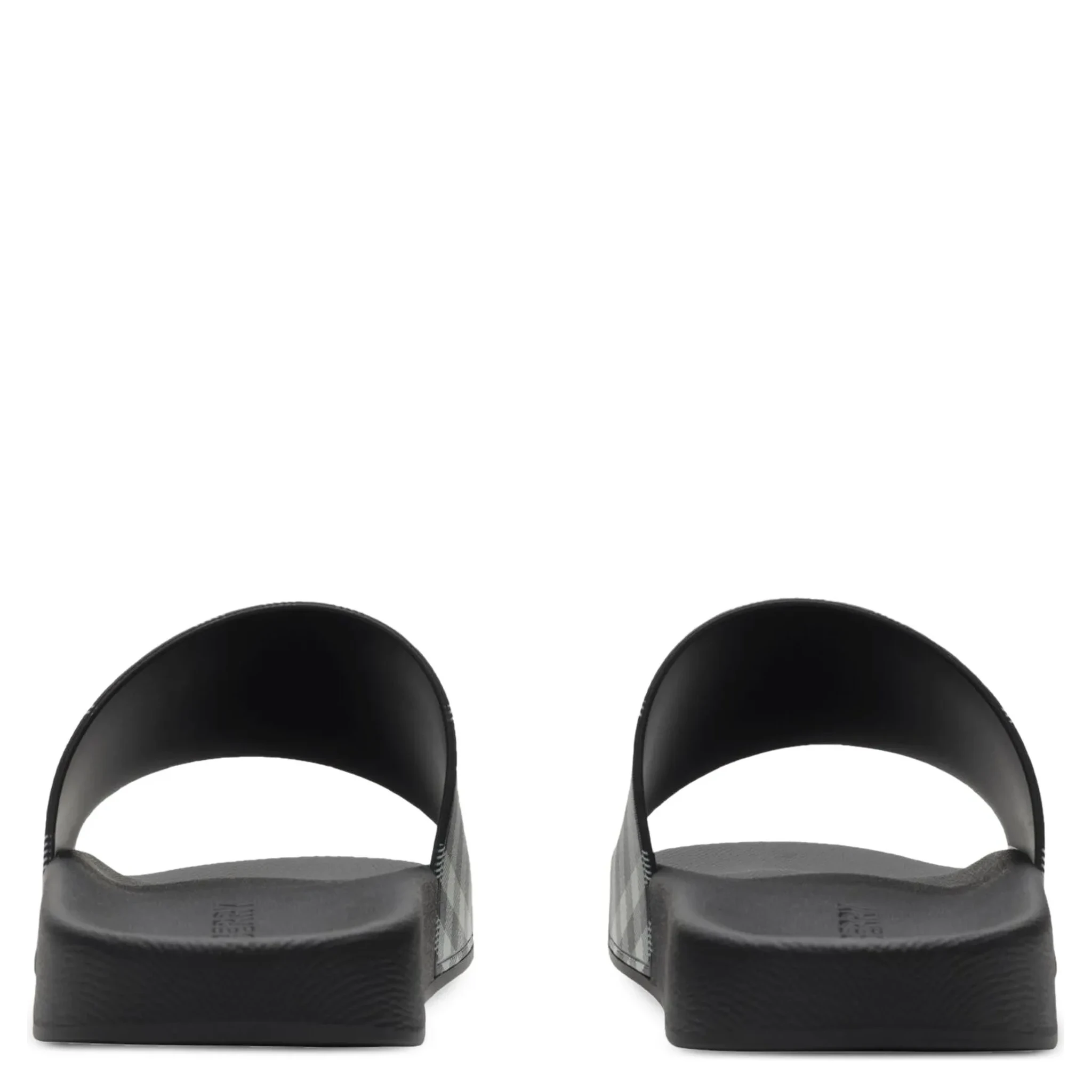 صندل بربري أسود