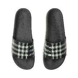 صندل بربري أسود