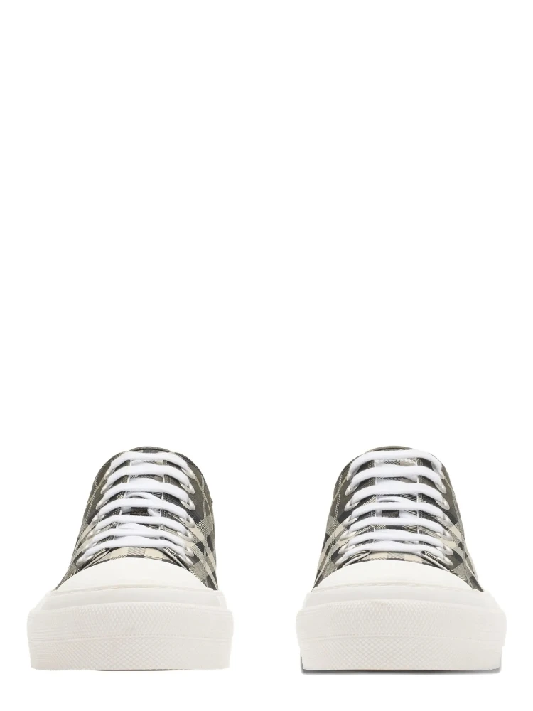 Burberry Sneakers Brown alternative
