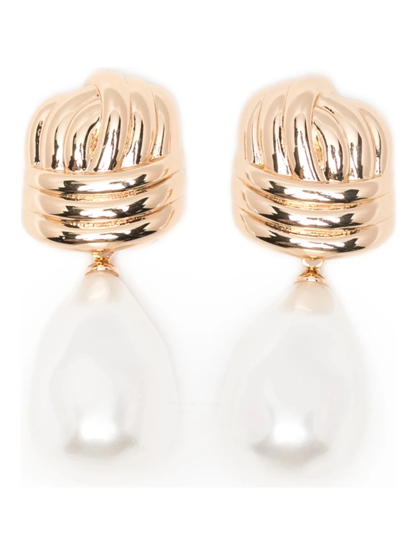 صورة ذاتية - مجوهرات ذهبية