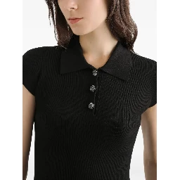 تيشيرتات وبولو سوداء من دولتشي آند غابانا