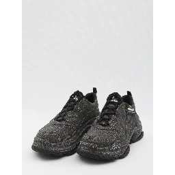 حذاء رياضي تريبل إس