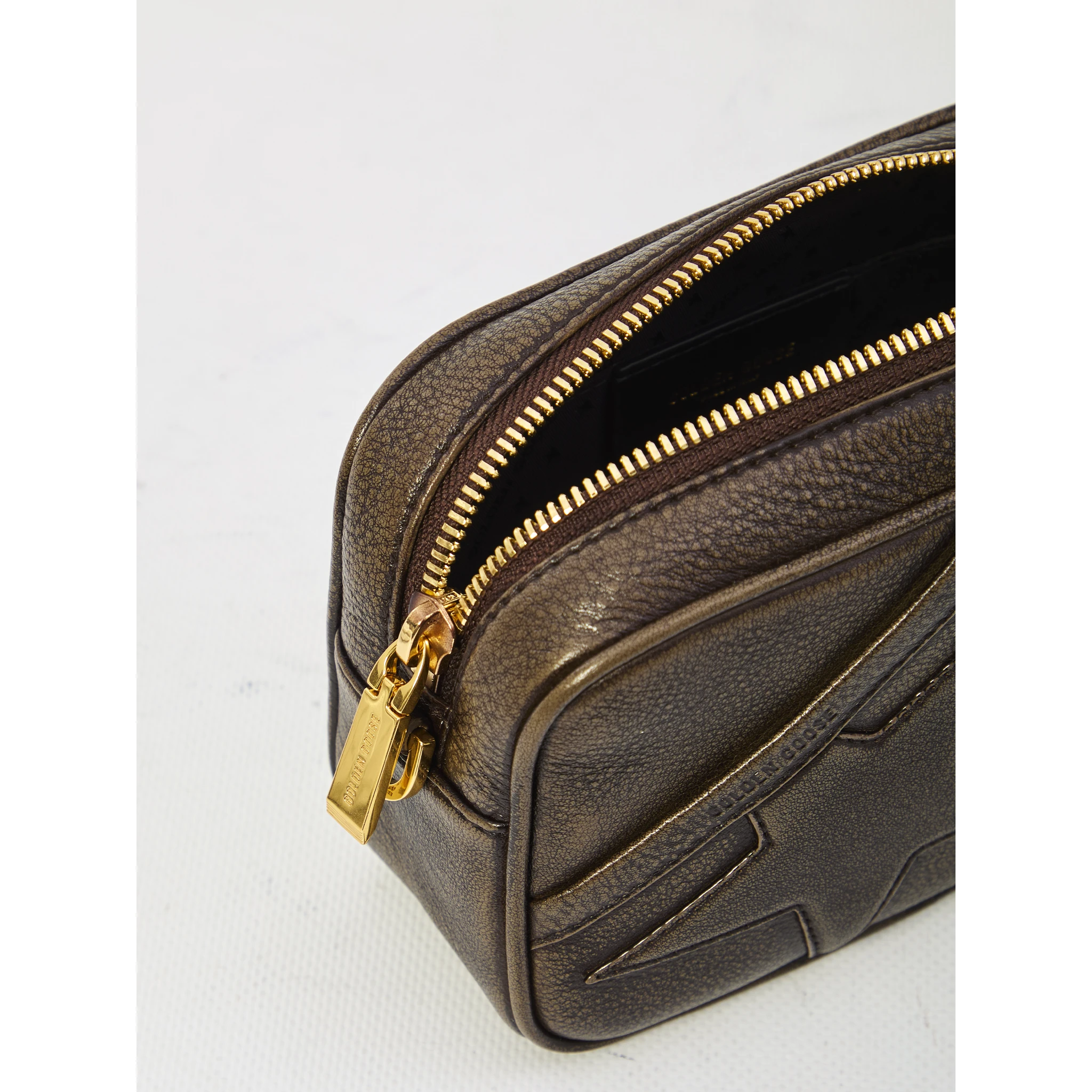 حقيبة كروسبودي صغيرة على شكل نجمة