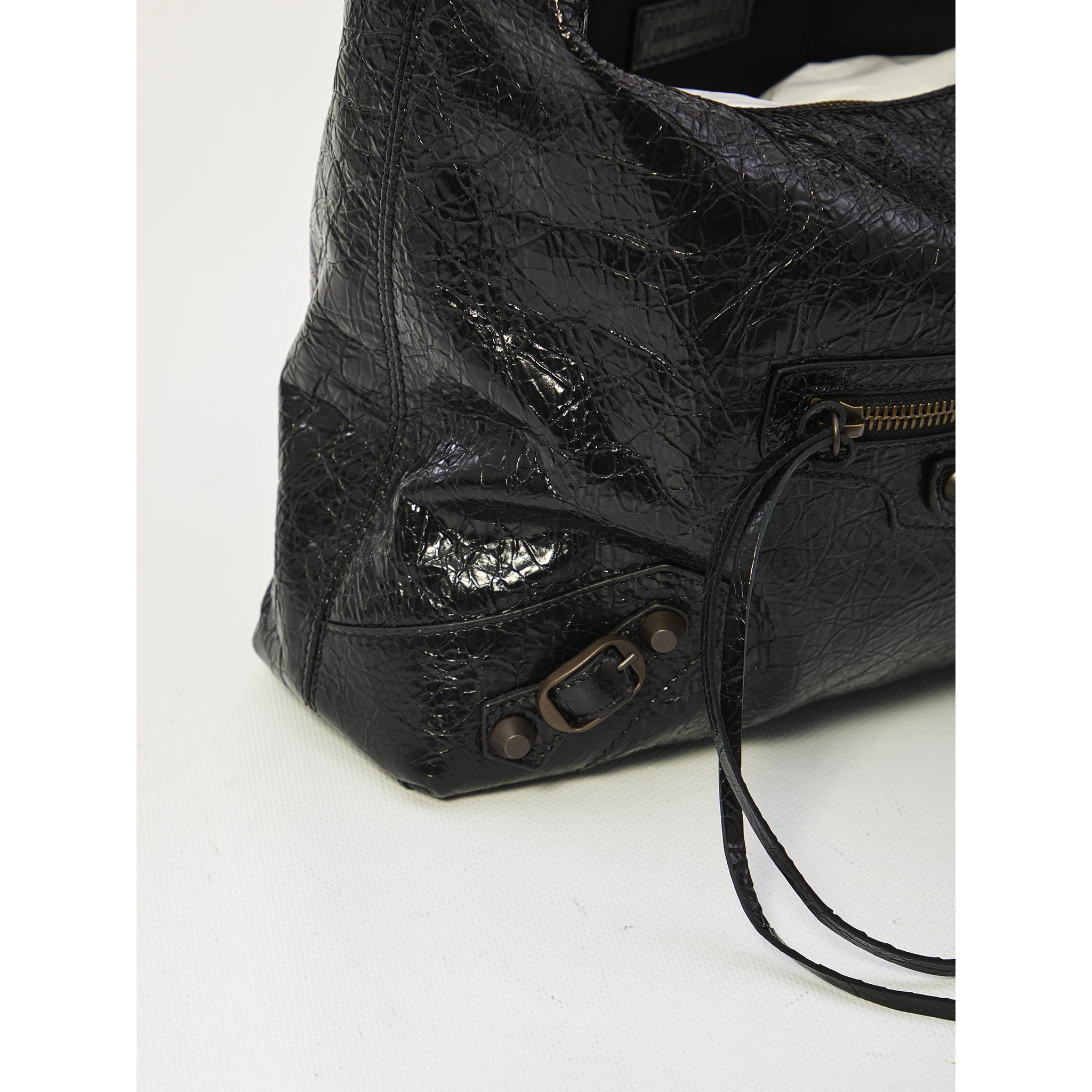 حقيبة لو سيتي هوبو صغيرة