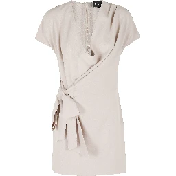 فستان قصير منسدل بياقة على شكل حرف V