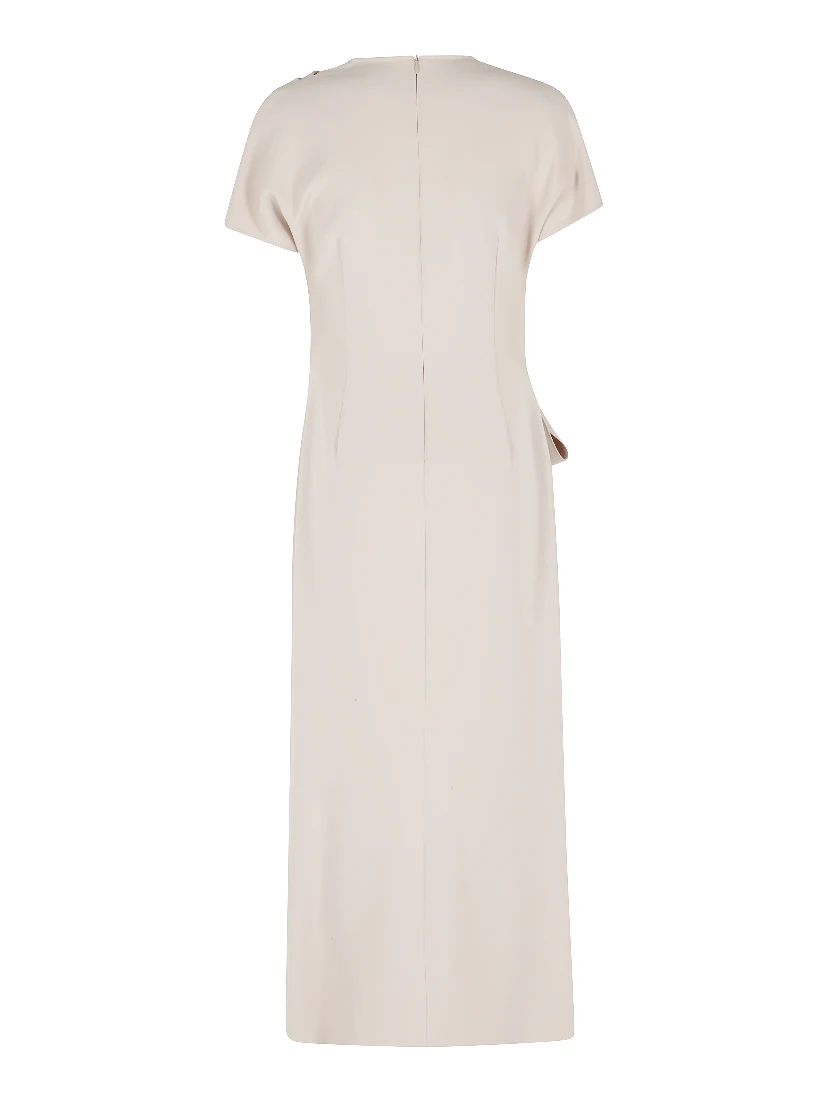 فستان كادي طويل منسدل بياقة على شكل حرف V