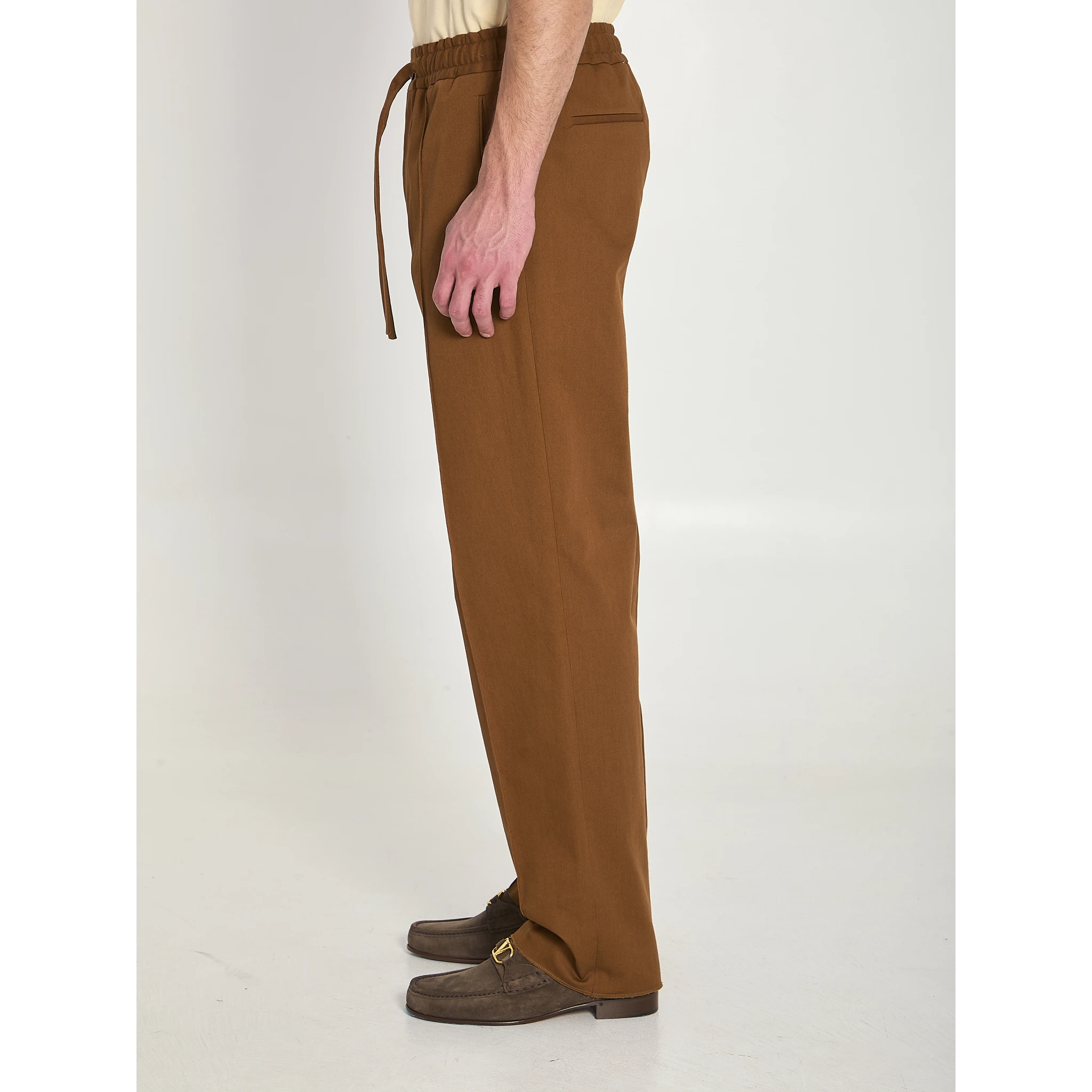 بنطال من قماش الجبردين القطني