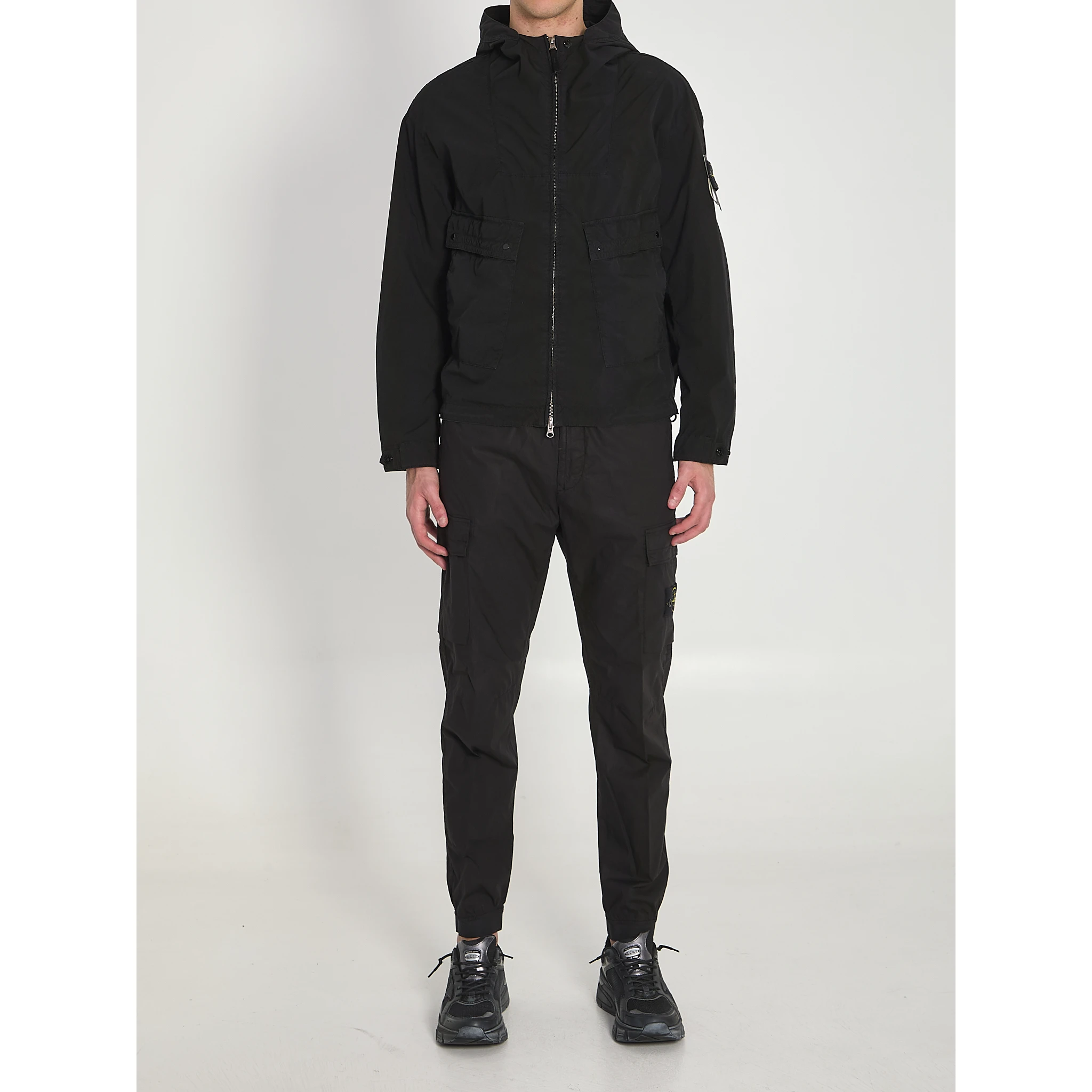 سترة خفيفة الوزن من مادة البولي تي سي بتقنية اللمس المضغوط